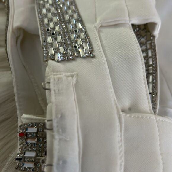 AKIRA WHITE VEST W/RHINESTONES NWT - Picture 8 of 11